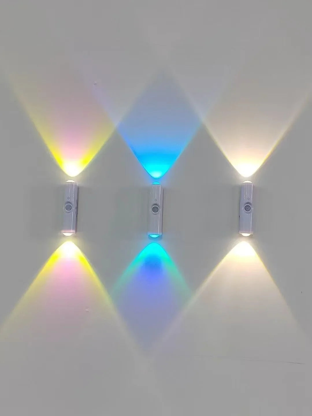 LumaWall™ – Lámpara de Pared LED RGB con Sensor de Movimiento y Carga Magnética