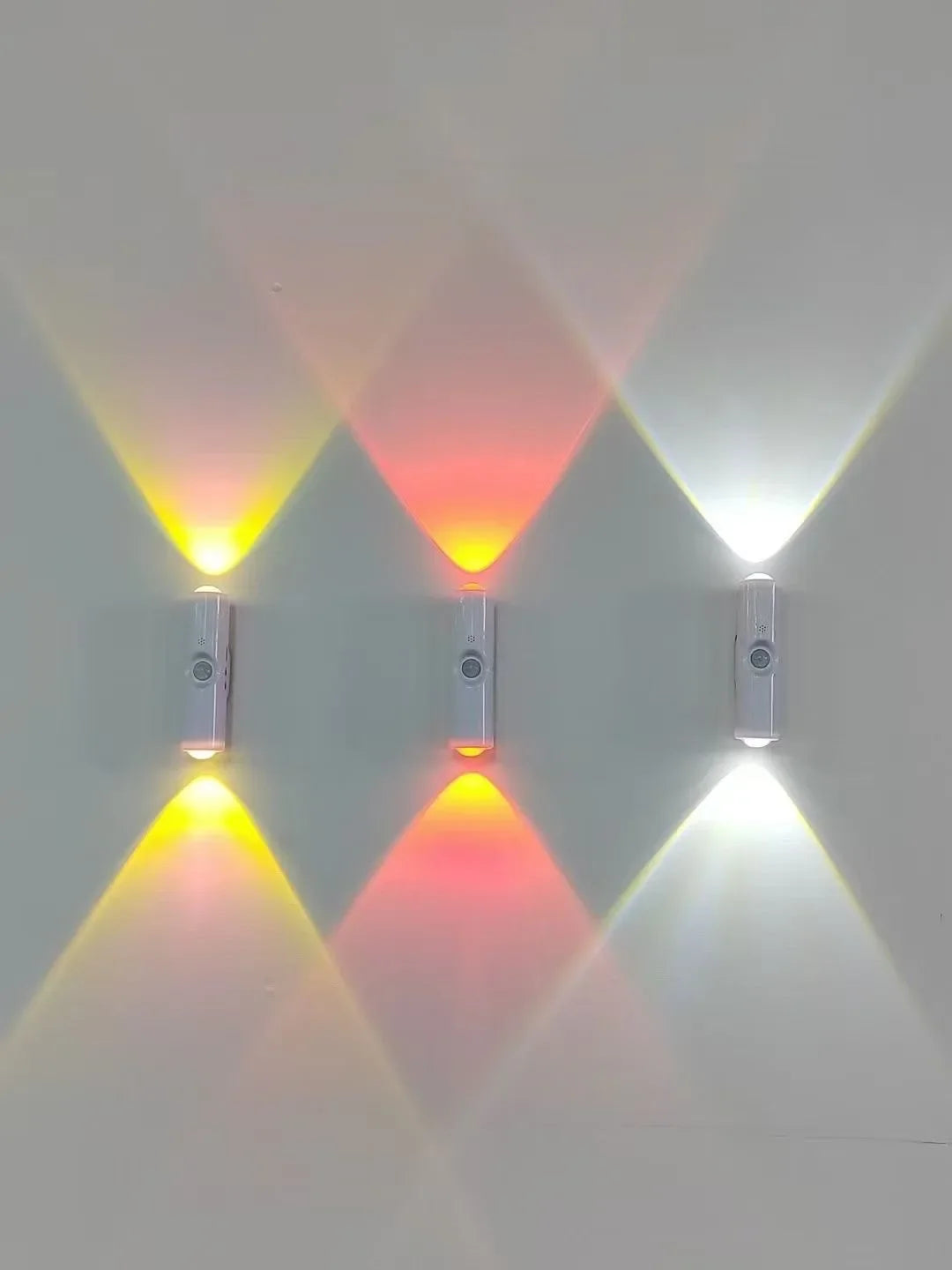 LumaWall™ – Lámpara de Pared LED RGB con Sensor de Movimiento y Carga Magnética